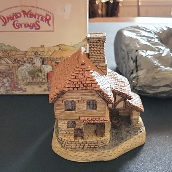 The Boat House by David Winter - Picture 1 of 7